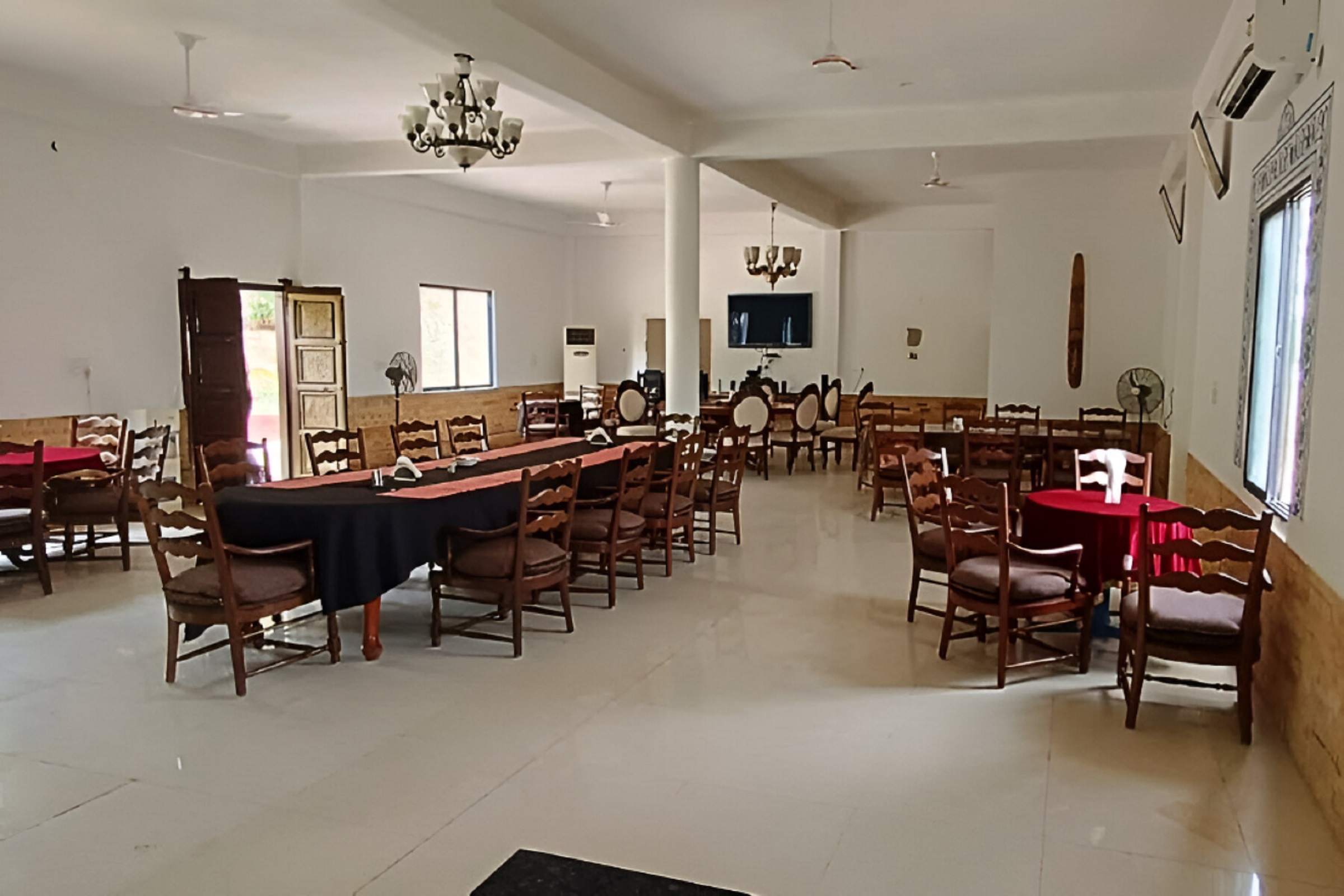 Fort Beejwar Chauhan - Restaurant
